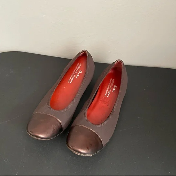 DONALD J PLINER Couture HALO Cap Toe Ballet Flats Leather Brown Size 7.5 Narrow - Picture 2 of 10